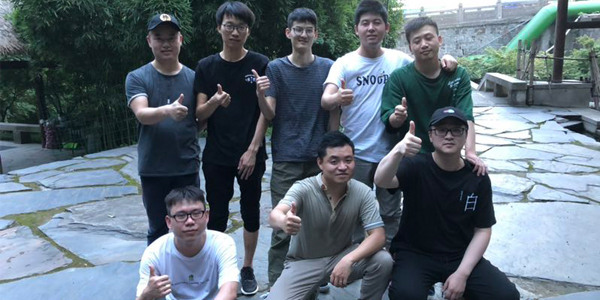信守承諾 懶人沙發(fā)廠家這幫小伙子杠杠的！